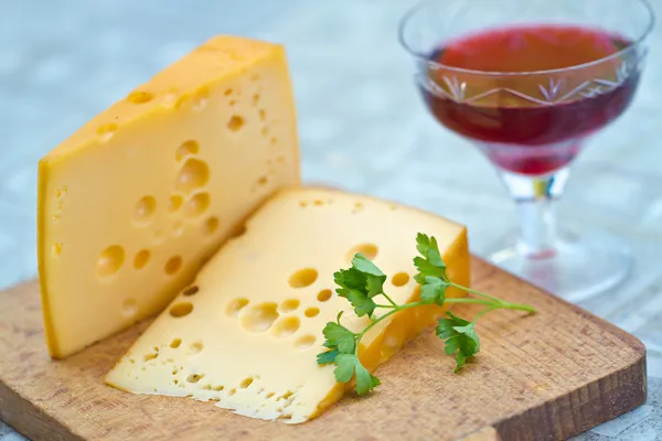 Käse und Wein — Stockfoto