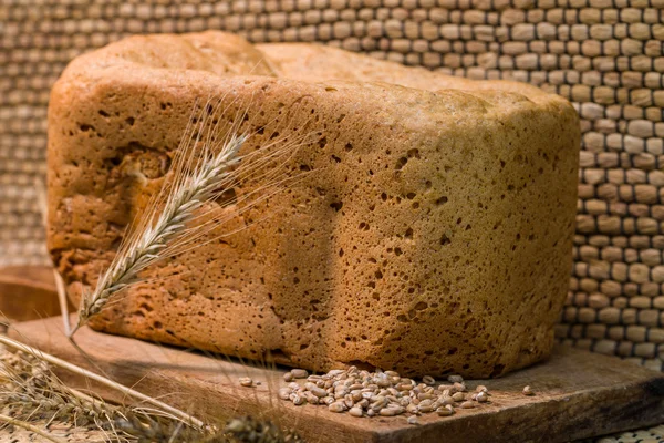 Fresh wheat bread — Stock Photo, Image