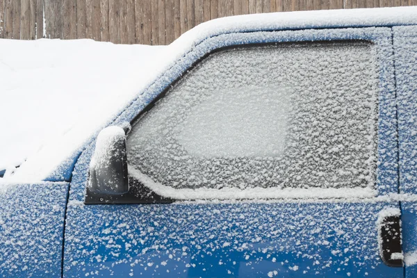 Car under snow — Stock Photo, Image
