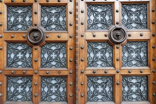Decorated doors — Stock Photo, Image