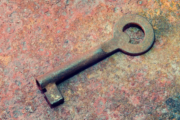 Clé Porte Vintage Sur Vieux Surfac Métallique Rouillé — Photo