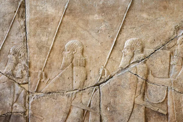 Αρχαία Ανάγλυφο Πέτρινο Τοίχο Ασσυρίων Φιγούρες Φύλακες — Φωτογραφία Αρχείου