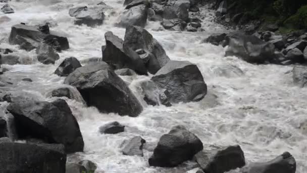 Krachtige Wateren Van Urubamba Rivier Peru Zware Tropische Regens Stabiele — Stockvideo