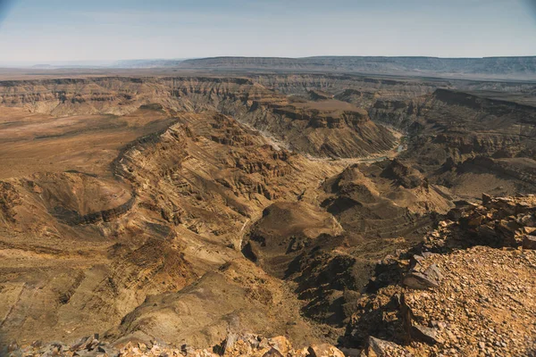 Rotsachtig Terrein Van Fish River Canyon Namibië Tegen Het Droge Stockfoto