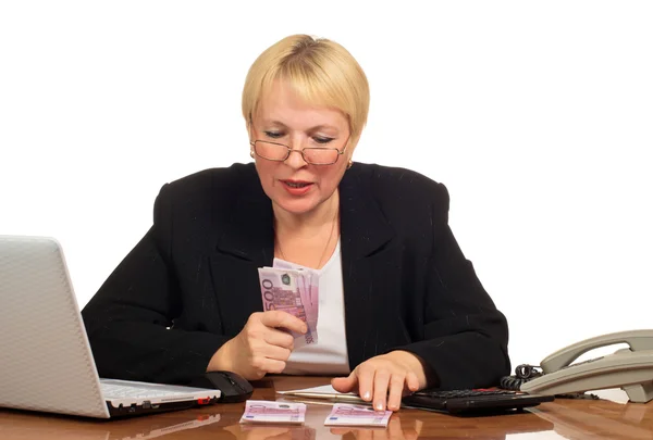 Mature businesswoman counting the money. — Stock Photo, Image