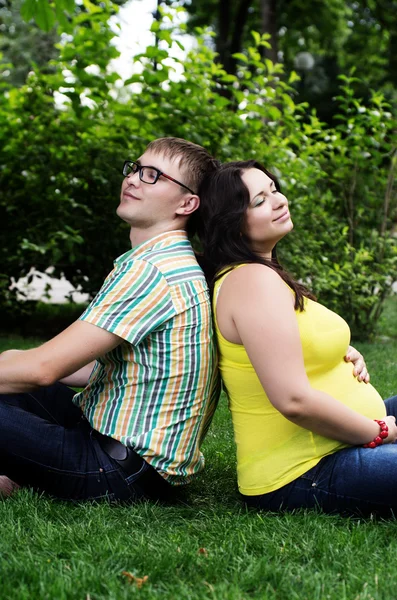 Pregnant couple — Stock Photo, Image