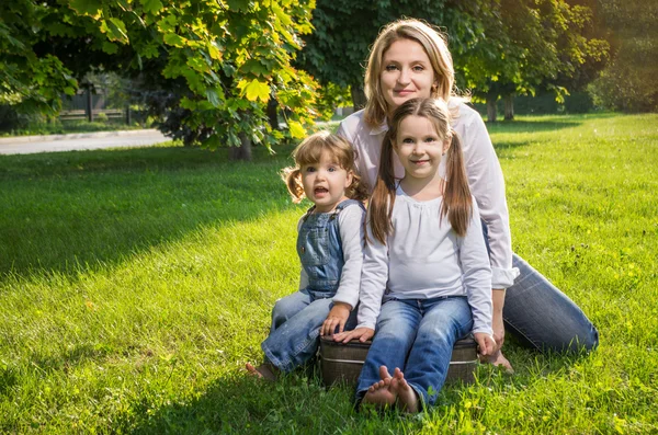 Mother and two daughters — Stock Photo, Image