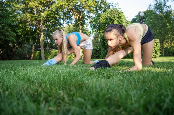 Training in the park — Stock Photo, Image