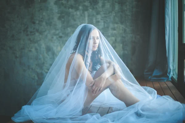 Ritratto di giovane sposa — Foto Stock