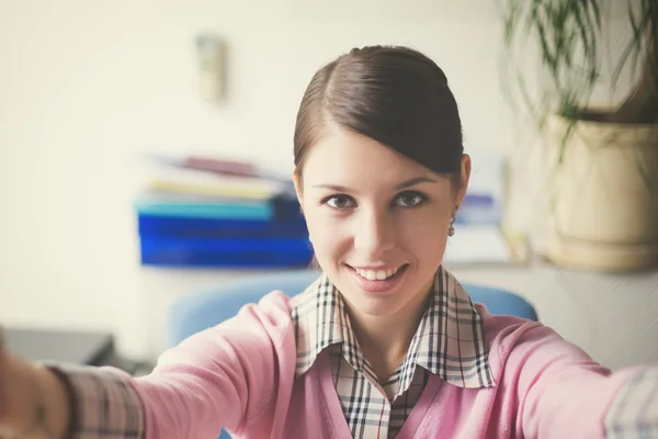 ofisinde bir iş kadını