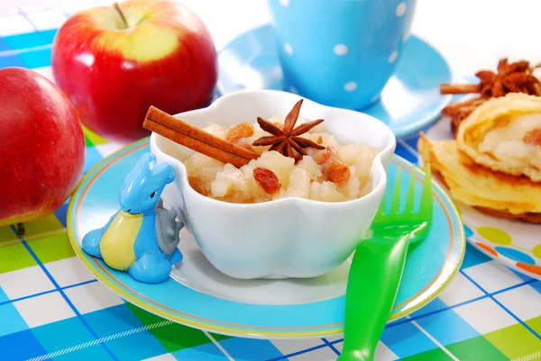 Apple puree with raisins for baby — Stock Photo, Image