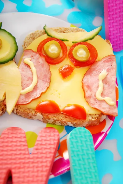 Sandwich divertido con búho para niños — Foto de Stock