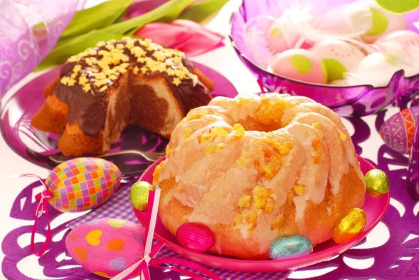 Zwei Ringkuchen zu Ostern — Stockfoto