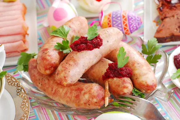 Weißwurst mit Rote-Bete-Sauce zu Ostern — Stockfoto