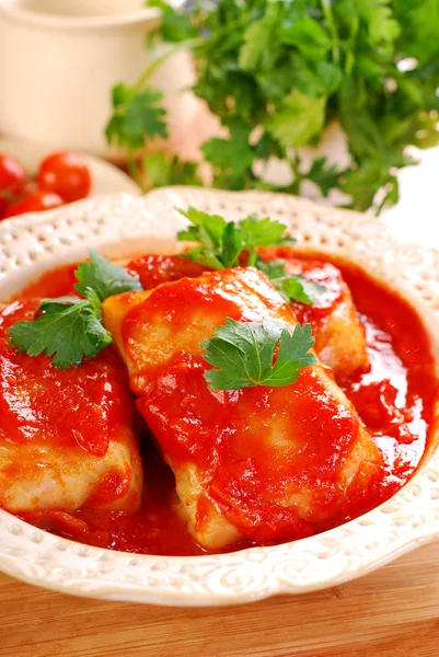 Stuffed cabbage leaves with mince and rice — Stock Photo, Image