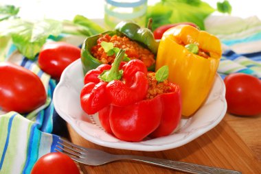 Kıyılmış et ile biber dolması