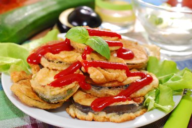 patlıcan ve kabak krep ketçap ile