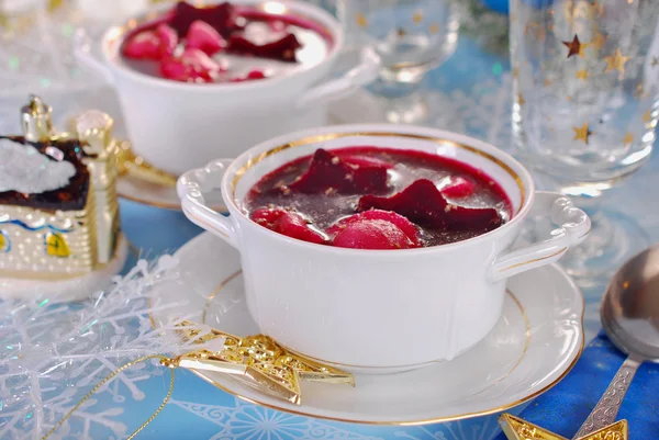 Red borscht with ravioli for christmas — Stock Photo, Image