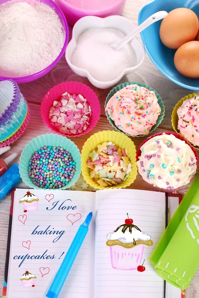 Ich liebe es Cupcakes zu backen — Stockfoto