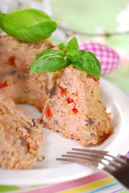 Paskalya köfte halka pasta şeklinde