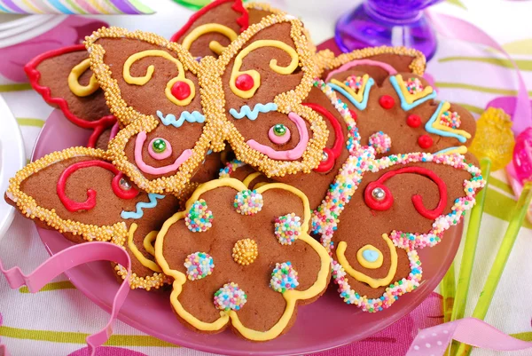 Kelebek ve çiçek zencefilli kurabiye şeklinde — Stok fotoğraf