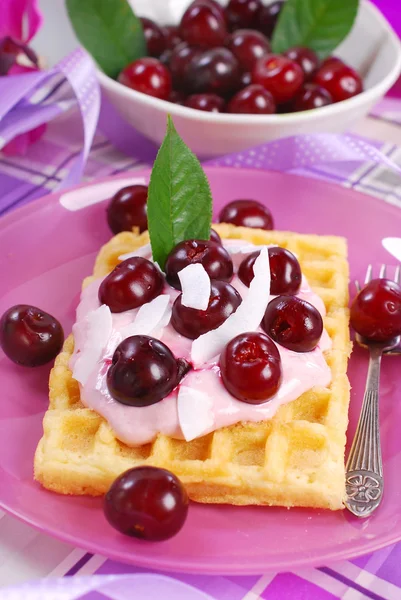 Waffles with yogurt with fresh cherries — Stock Photo, Image