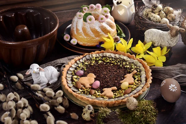 Tradiční Polský Velikonoční Dort Mazurek Čokoládovou Polevou Pistácií Kruhovým Dortem — Stock fotografie