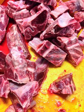 taze inek eti pazarında Satılık