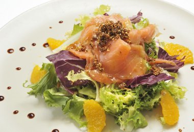 Somon Salata marul ve hindiba mandalina kesimli