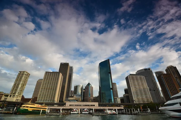 Skyscrapers Sydney business center. View of port Jackson. — Stock Photo, Image