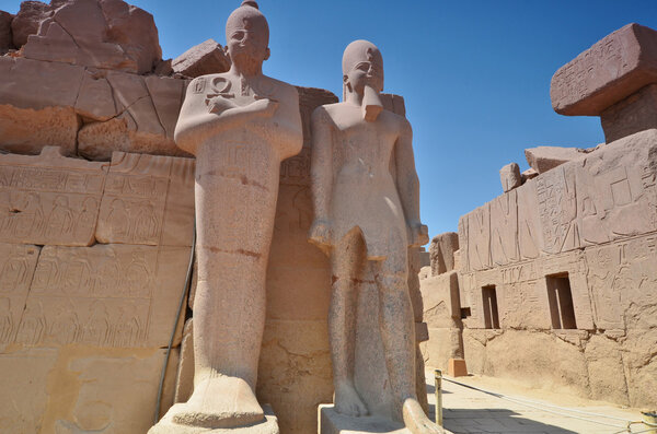 Karnak Temple. Statues. Lyuksor.Egipet.