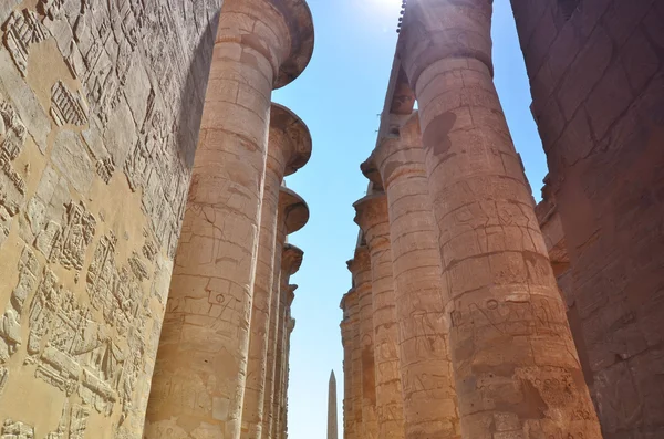 A coluna. Templo Karnak. Egito. Vista . — Fotografia de Stock