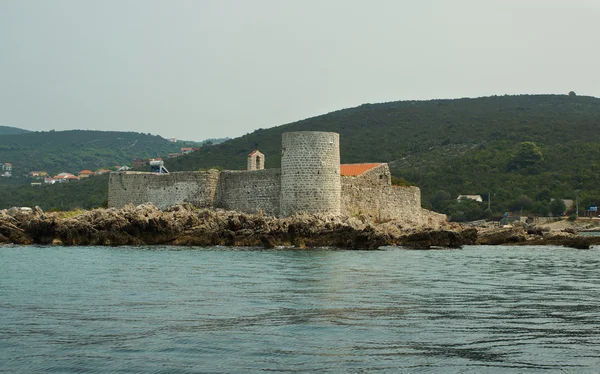 Fort w zatoce kotorsky, Czarnogóra — Zdjęcie stockowe