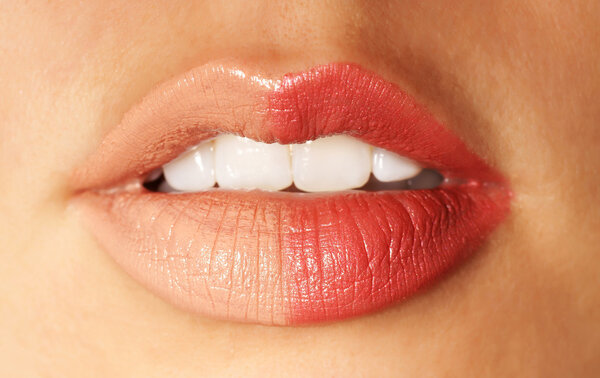 Женские губы
