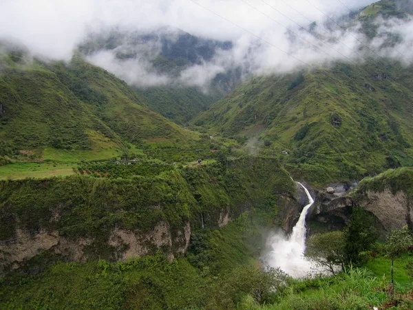 Cascata vicino Baascar os, Ecuador — Foto Stock