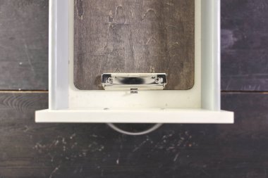 Masa çekmecesinin stüdyo fotoğrafı.