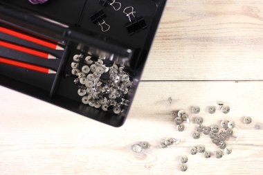 Masa düzenleyicisinin stüdyo fotoğrafı.