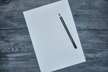 Bir kağıt parçasının stüdyo fotoğrafı.