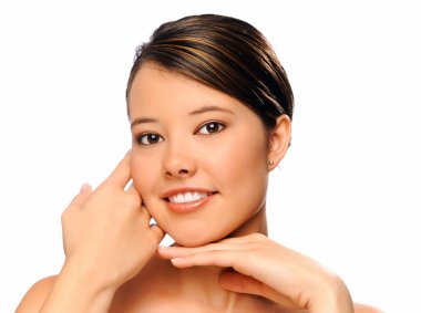 Stüdyoda poz veren genç bir model