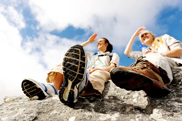 Hikers relaxing — Stock Photo, Image