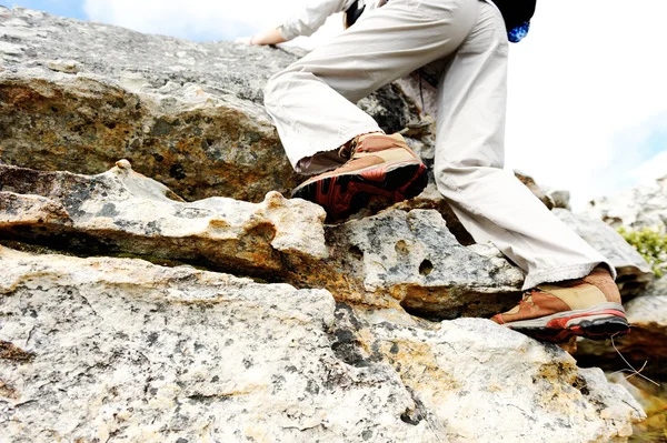 Hiking boot climb — Stock Photo, Image