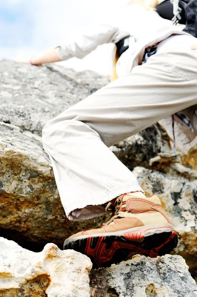 Hiking boot climb — Stock Photo, Image