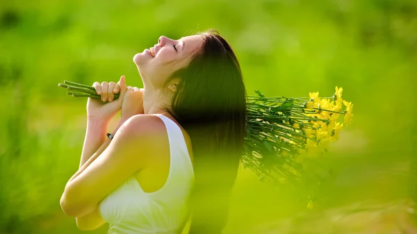 Adorable feliz verano mujer — Foto de Stock