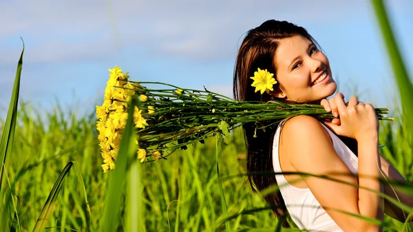 Spensierata ragazza primavera — Foto Stock