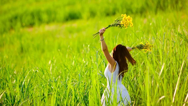 Liberdade menina alegre feliz — Fotografia de Stock