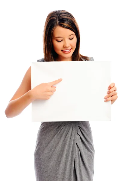 Menina bonita segurando uma placa branca — Fotografia de Stock