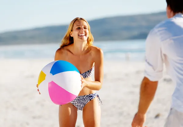 Carefree beachball fun — Stock Photo, Image