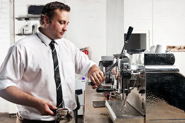 Koffie barista op het werk — Stockfoto