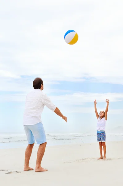 Family beach fun — Stock Photo, Image