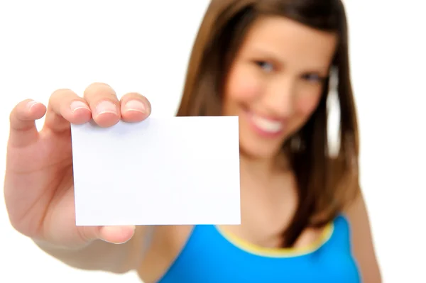 Mujer mostrando tarjeta en blanco — Foto de Stock